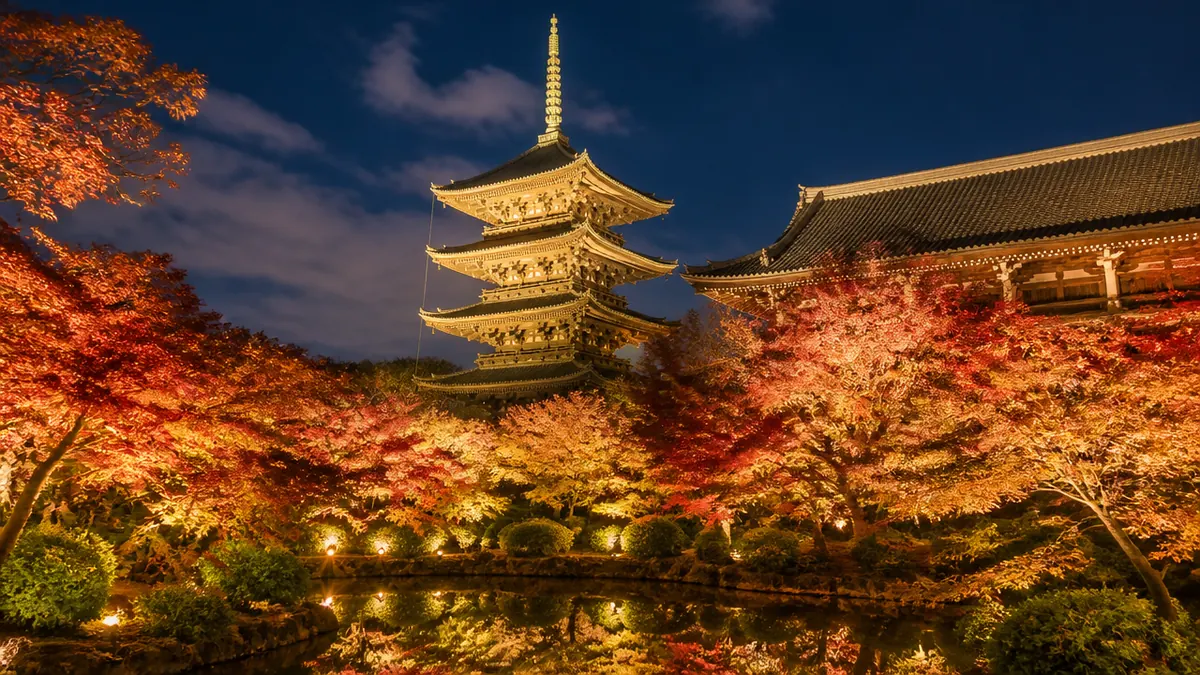 東寺紅葉ライトアップは18時開始|夜1,000円で立体曼荼羅を360度見る段取りのアイキャッチ画像
