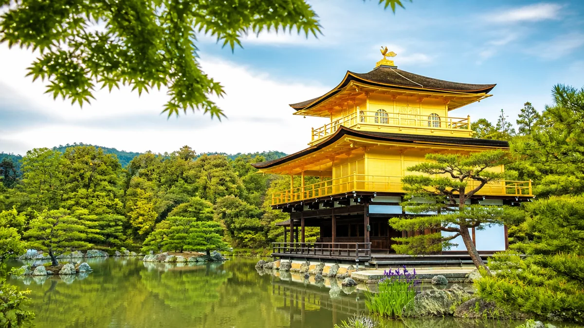 金閣寺の特徴をひと言でいうと？三層で様式が違う舎利殿の解説画像
