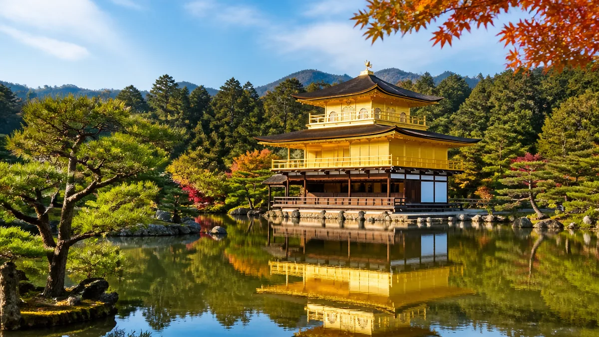 鏡湖池と「逆さ金閣」はどこから見るのがいい？の解説画像